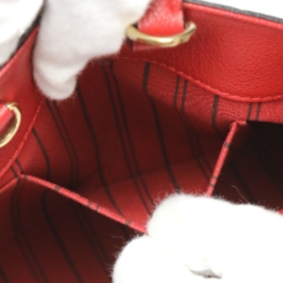 Louis Vuitton Monogram Montaigne MM Handbag - Picture 12 of 13